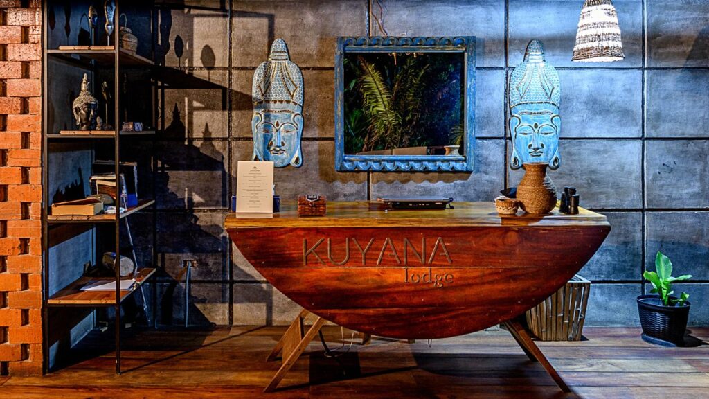 kuyana lodge-lobby