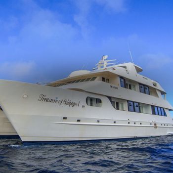 treasure of galapagos - small ship cruise