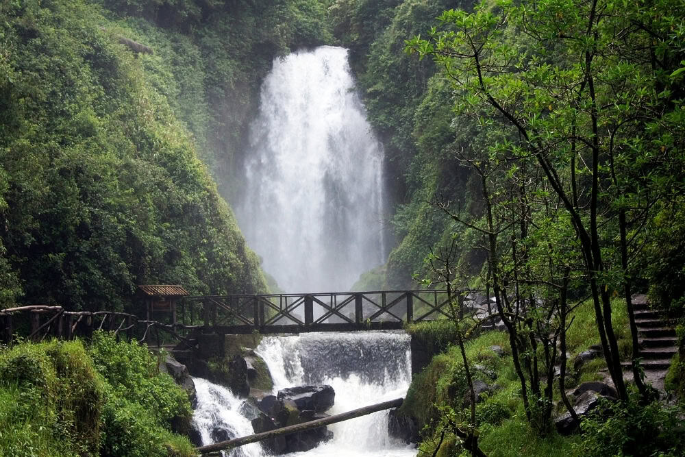 peguche waterfall