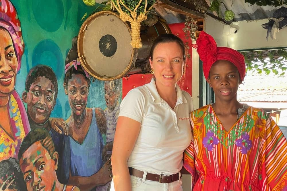 rebecca with a berraca lady from comuna 13 in medellin.