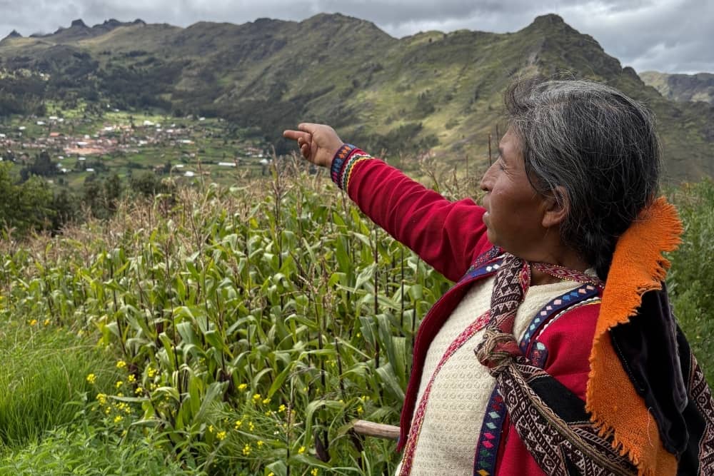 tierra de yachaqs sacred valley peru - community based