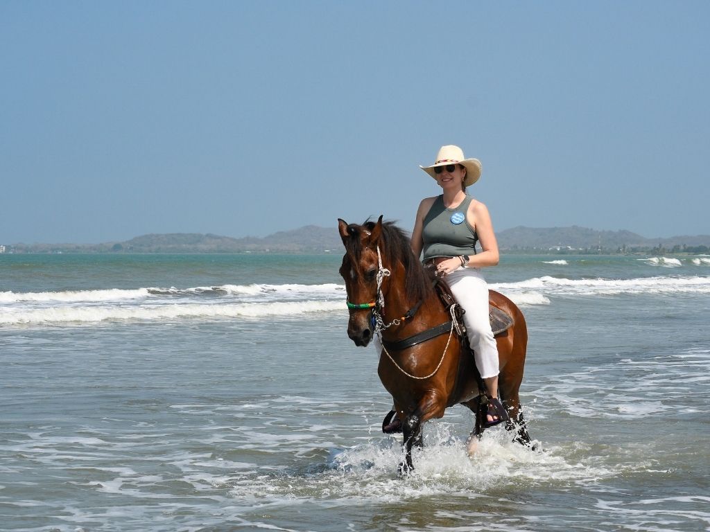 colombia horseback riding