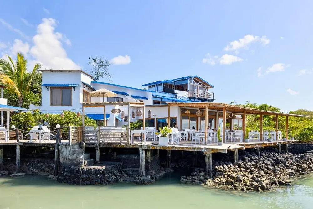 blu galapagos hotel sea view