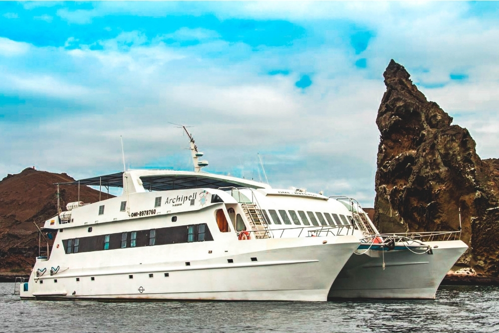 the archipel i at pinnacle rock for the land expedition.